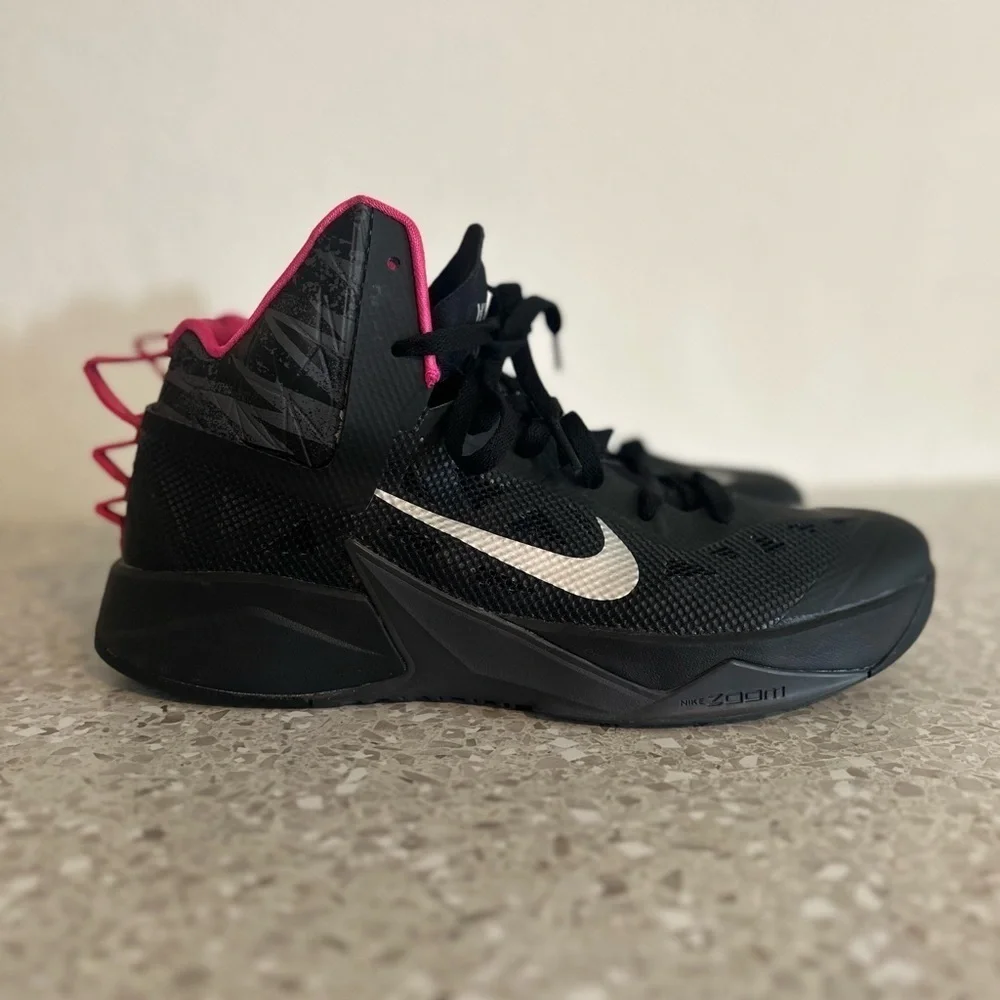 Nike Zoom Hyperfuse 2013 Black/Metallic Silver-Dark Grey-Pink Size 10.5